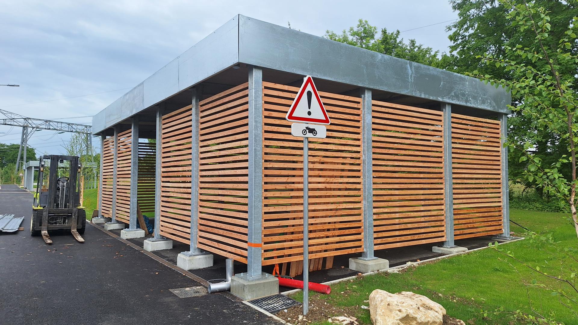 cern-kapeci-acier-1-6a2ab82eb52af633707725-6a5650c6154a7597384627.jpg