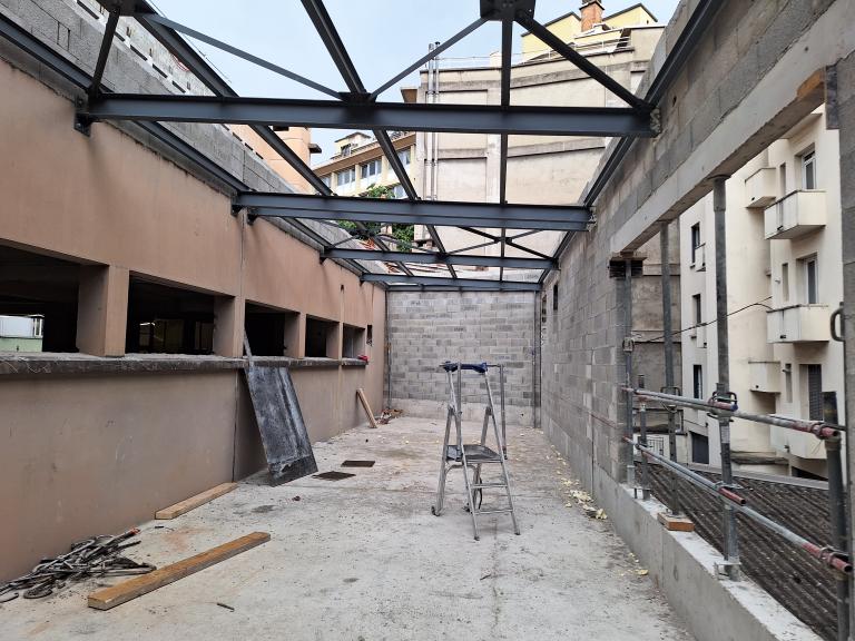 Édicule CAPMETAL intégré à structure existante à Grenoble