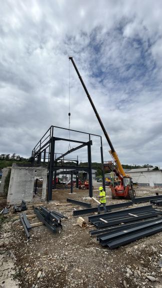 Charpente métallique pour bâtiment professionnel à Saint-Genis-Laval