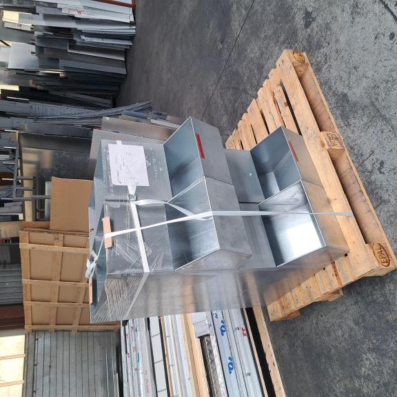 Solution métallique sur mesure atelier production – ALLIAGE Tôlerie