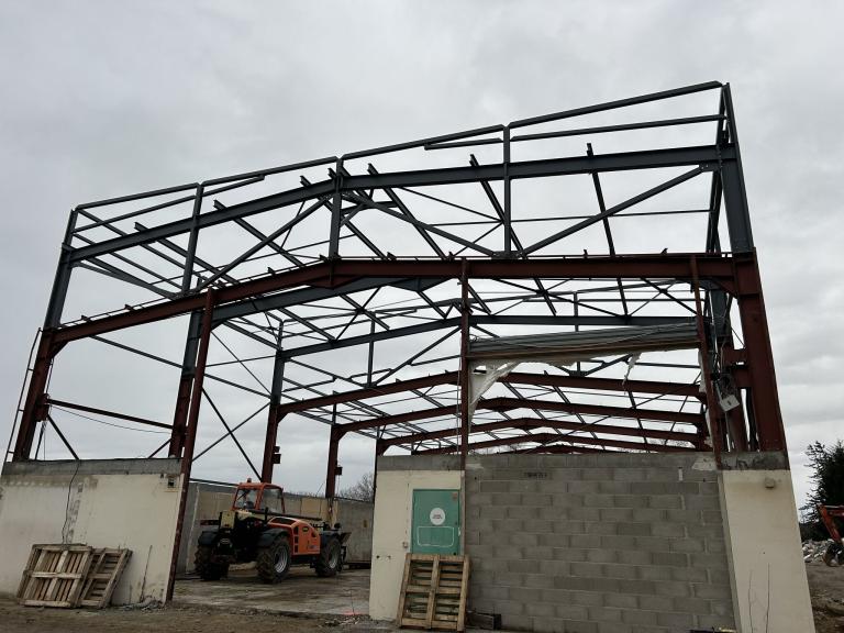 Renforcement de portique métallique sur site logistique